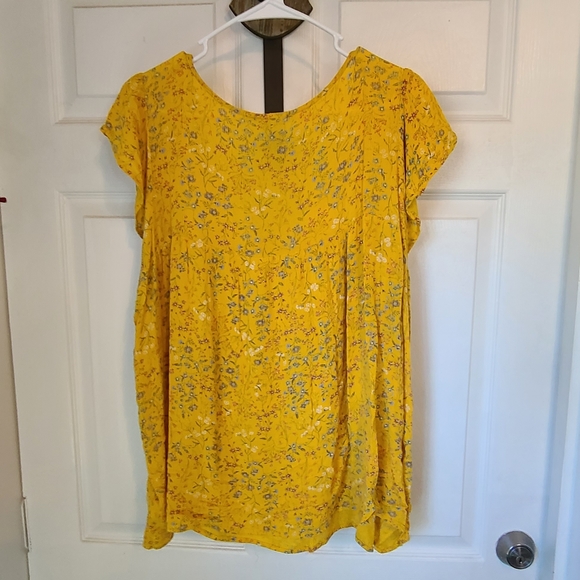 (1424) Old Navy Woman's Short Sleeve Blouse,  Size: XXL Color: Yellow - Picture 8 of 11
